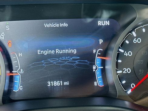 Used 2025 Jeep Compass Latitude AWD/4WD image 19