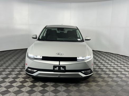 Used 2024 Hyundai Ioniq 5 SE image 11