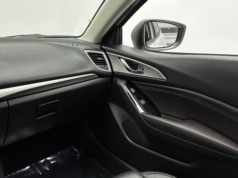 Used 2018 MAZDA MAZDA3 Touring image 25
