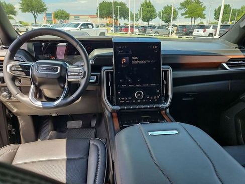 Used 2025 GMC Yukon Denali AWD/4WD image 19
