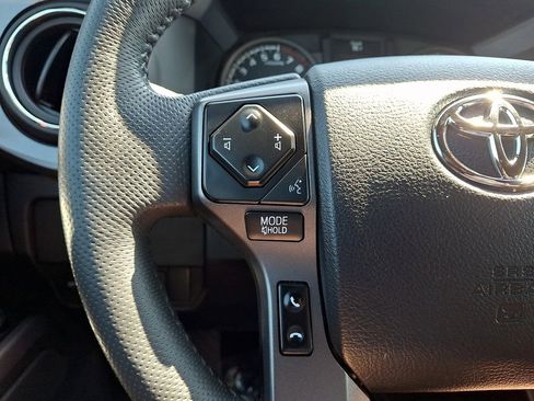 Used 2023 Toyota Tacoma TRD Off-Road w/ Technology Package AWD/4WD image 21