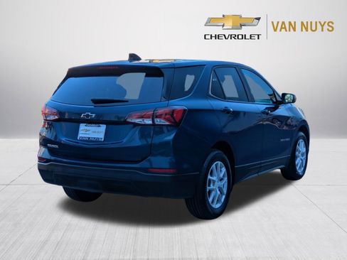 Used 2023 Chevrolet Equinox LS w/ LS Convenience Package FWD image 5