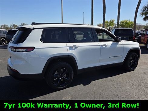 Used 2023 Jeep Grand Cherokee L Laredo image 7