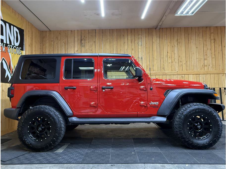 Used 2018 Jeep Wrangler Unlimited Sport S AWD/4WD image 3