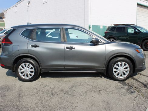 Used 2018 Nissan Rogue S image 8