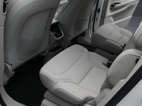 Used 2025 Volvo EX90 Plus image 12