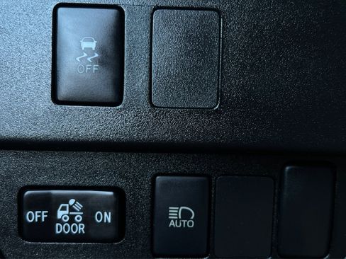 Used 2021 Toyota Tacoma SR5 image 34