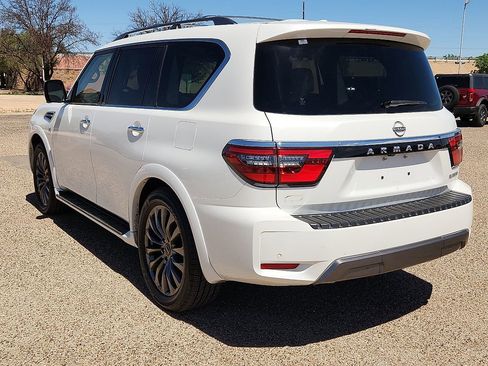 Used 2022 Nissan Armada Platinum image 2