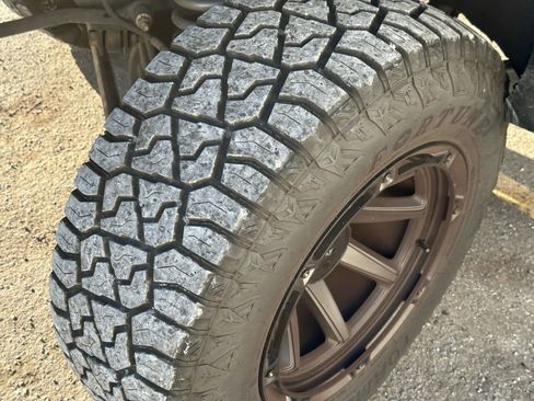 Used 2010 Ford F250 XLT image 9