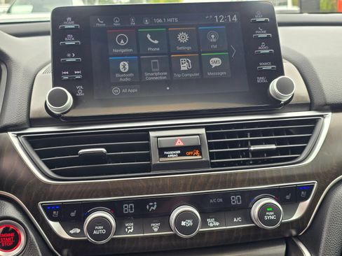 Used 2018 Honda Accord Touring image 14