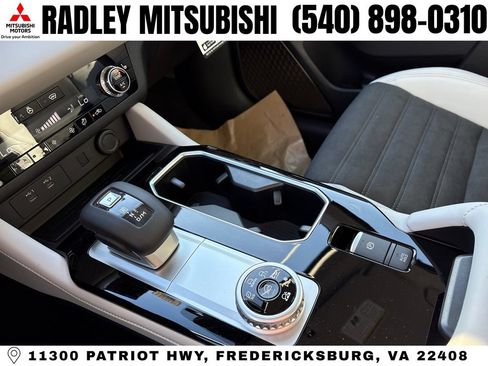 New 2026 Mitsubishi Outlander SE AWD/4WD image 18