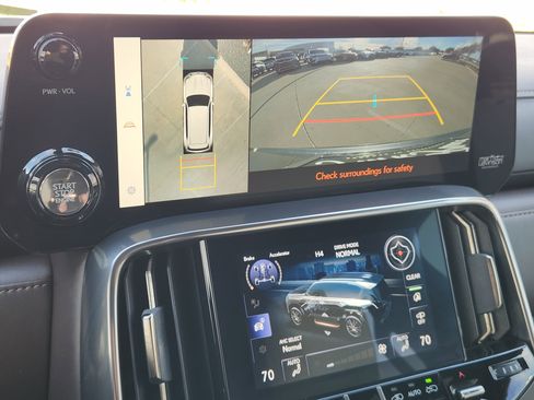 Used 2023 Lexus LX 600 4WD w/ Luxury Package image 21