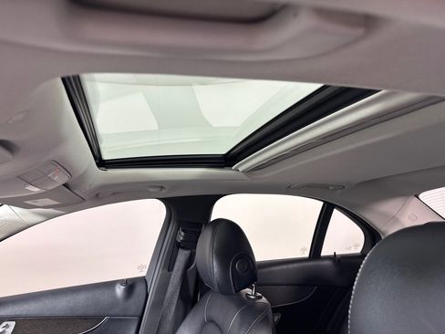 Used 2019 Mercedes-Benz C 300 4MATIC Sedan image 16