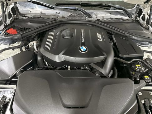Used 2018 BMW 330i xDrive Sedan AWD/4WD image 25