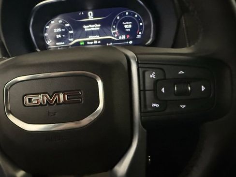 Used 2023 GMC Yukon SLT w/ SLT Luxury Package image 16