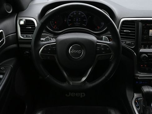 Used 2017 Jeep Grand Cherokee Altitude AWD/4WD image 10