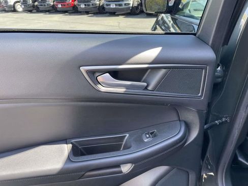 Certified 2022 Ford Edge SE w/ Black Appearance Package image 22