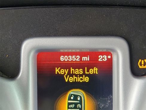 Used 2020 Dodge Journey SE w/ SE Popular Equipment Group image 25