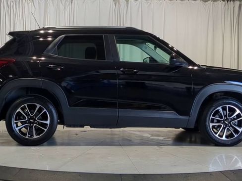 Used 2025 Chevrolet TrailBlazer LT FWD image 9