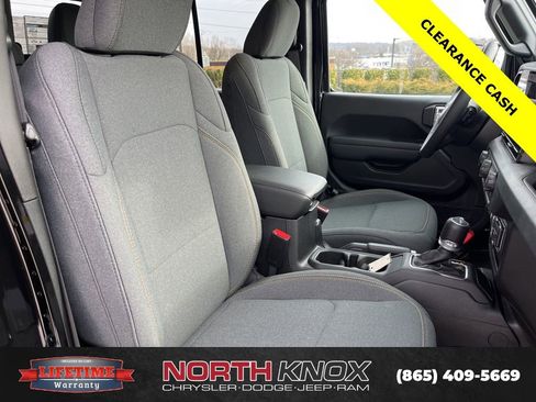 New 2025 Jeep Gladiator Sport image 25