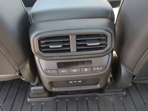 Certified 2025 Honda Pilot Touring image 21