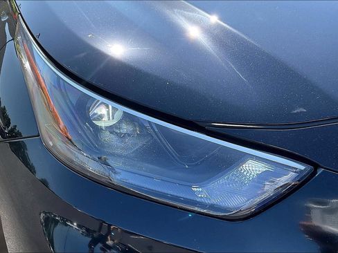 Used 2024 Toyota Highlander XLE AWD/4WD image 33