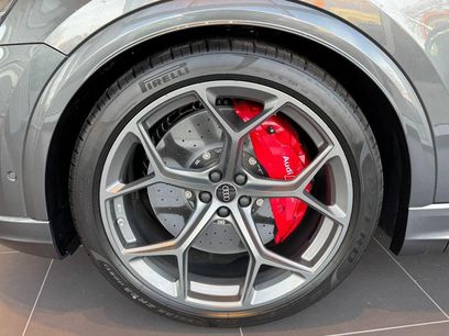 New 2025 Audi RS Q8 performance