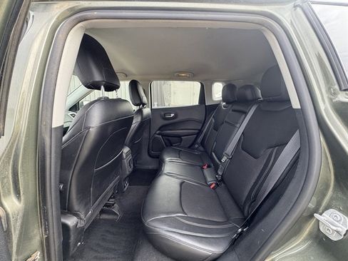 Used 2018 Jeep Compass Latitude w/ Popular Equipment Group image 10