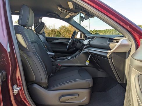 New 2025 Jeep Grand Cherokee Laredo image 43