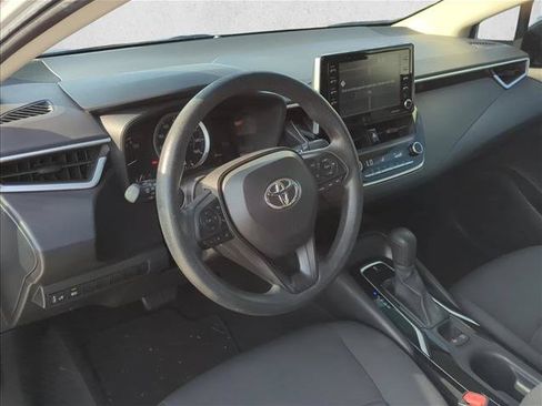 Used 2021 Toyota Corolla LE FWD image 8