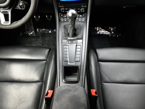 Used 2017 Porsche 911 Carrera GTS RWD image 9