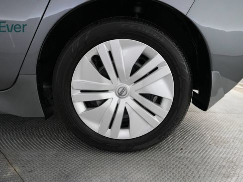 Used 2025 Nissan Leaf S FWD image 9
