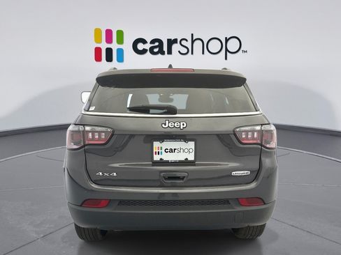 Used 2024 Jeep Compass Latitude AWD/4WD image 4