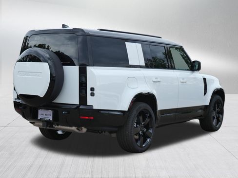 New 2026 Land Rover Defender 130 X-Dynamic SE AWD/4WD image 2