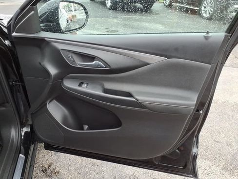 Used 2025 Buick Envista Avenir FWD image 25