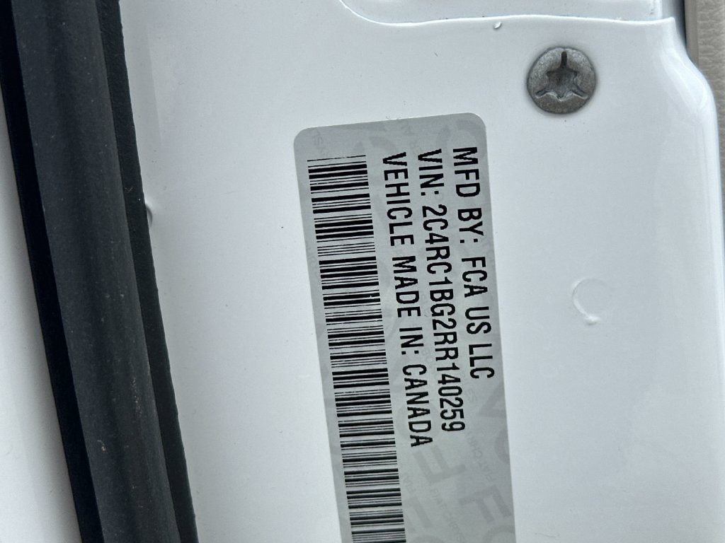 Used 2024 Chrysler Pacifica Touring-L FWD image 30