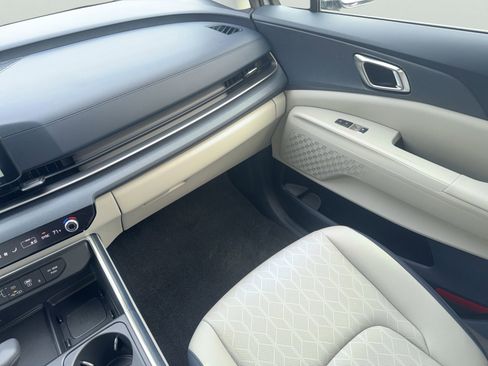 New 2026 Kia Carnival EX FWD image 10