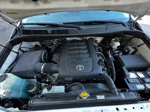 Used 2012 Toyota Sequoia SR5 w/ Premium Pkg RWD image 33