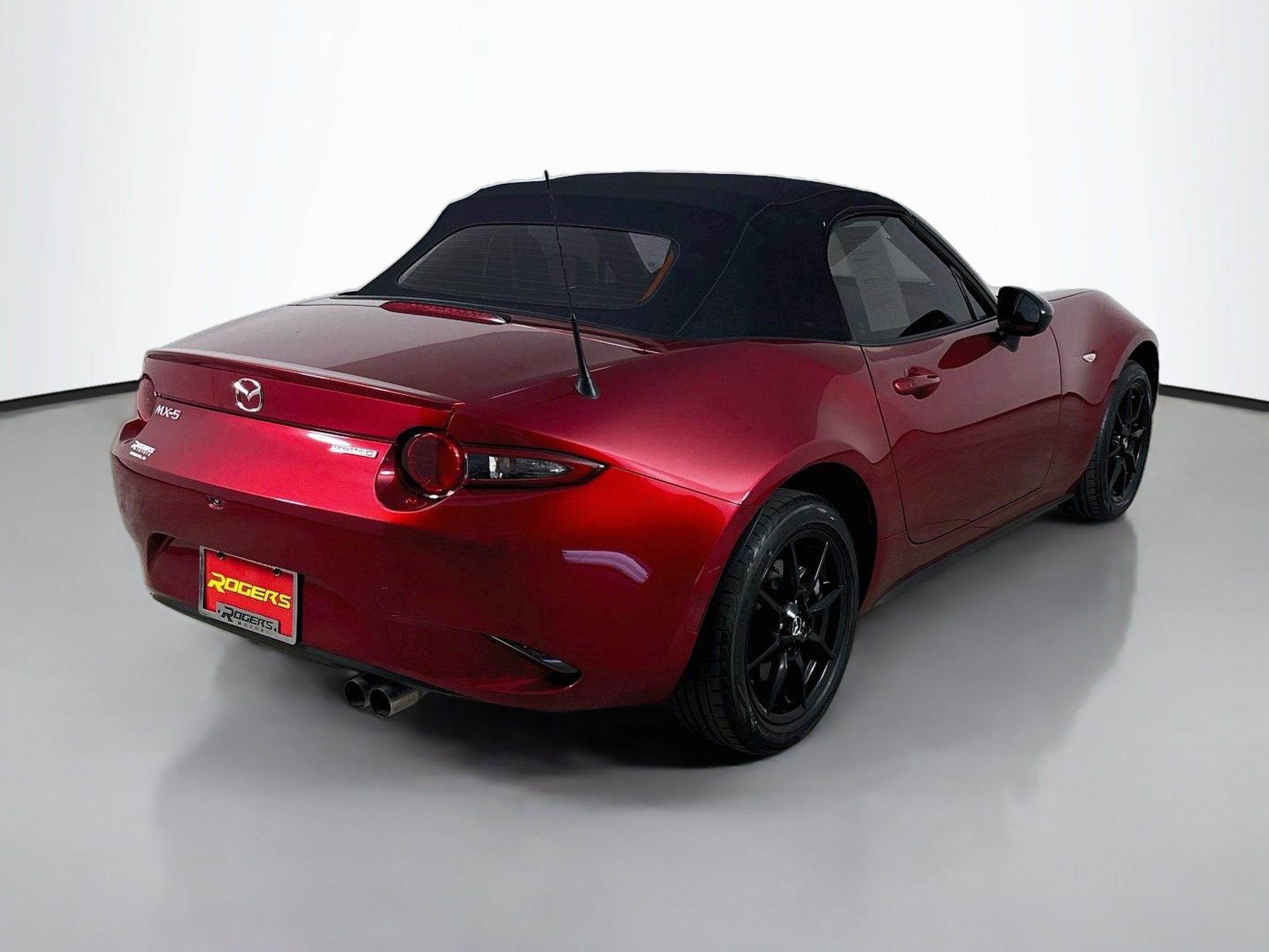 Used 2021 MAZDA MX-5 Miata Sport RWD image 8