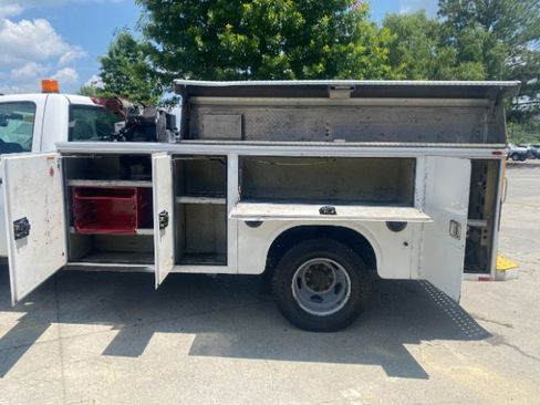 Used 2013 Chevrolet Silverado 3500 W/T image 8