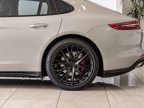 Used 2019 Porsche Panamera image 8