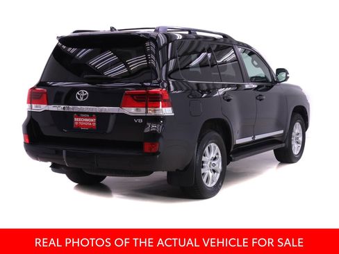 Certified 2019 Toyota Land Cruiser w/ Four Season Floor Mat Package AWD/4WD image 2
