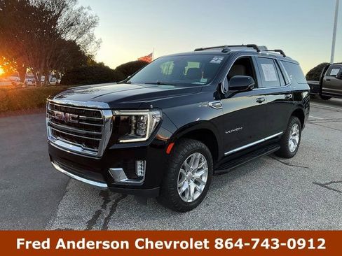 Used 2022 GMC Yukon SLT w/ SLT Premium Package image 1