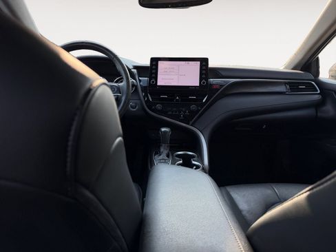 Used 2023 Toyota Camry XLE FWD image 11
