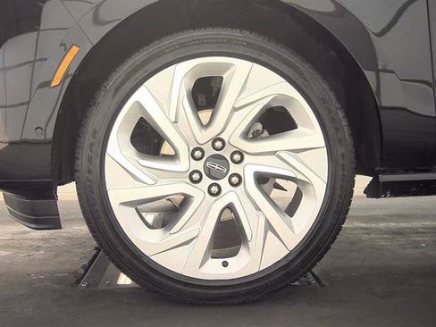 Used 2025 Lincoln Navigator Black Label AWD/4WD image 5