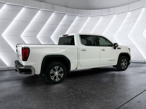 Used 2025 GMC Sierra 1500 SLT image 4