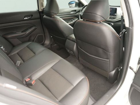 Used 2019 Nissan Altima 2.0 SR FWD image 15