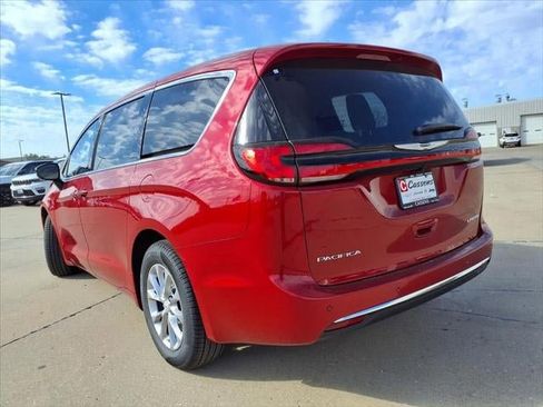 New 2026 Chrysler Pacifica Limited image 61