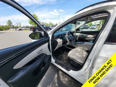 Used 2023 Hyundai Tucson Limited AWD/4WD image 16