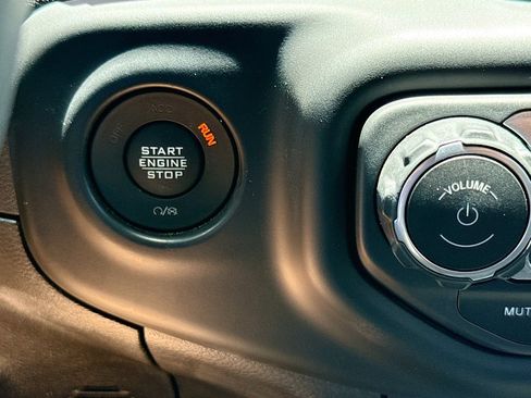 Used 2023 Jeep Wrangler Unlimited AWD/4WD image 15